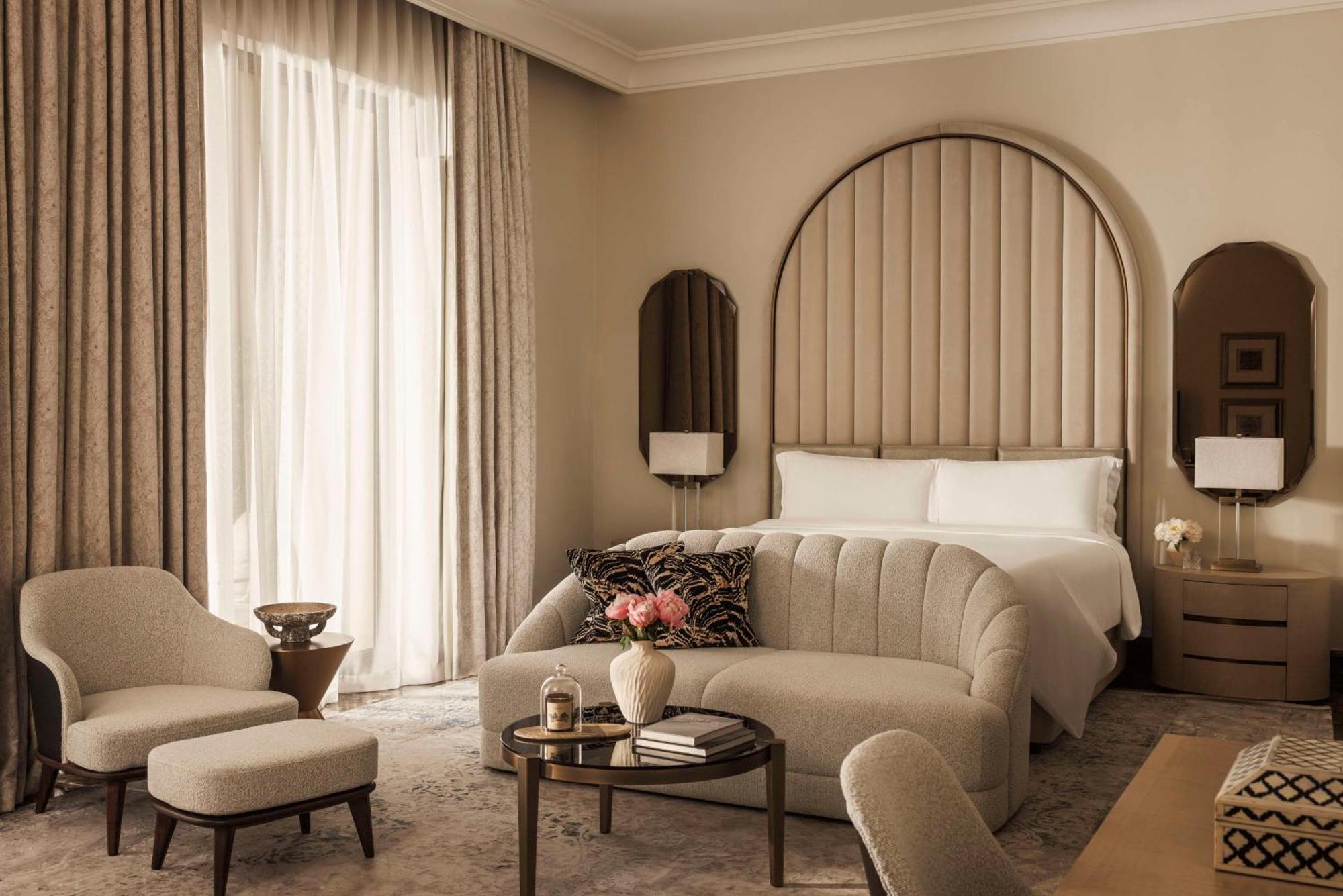 One&Only Royal Mirage Resort Dubai at Jumeirah Beach Bagian luar foto A bedroom at the Four Seasons Hotel